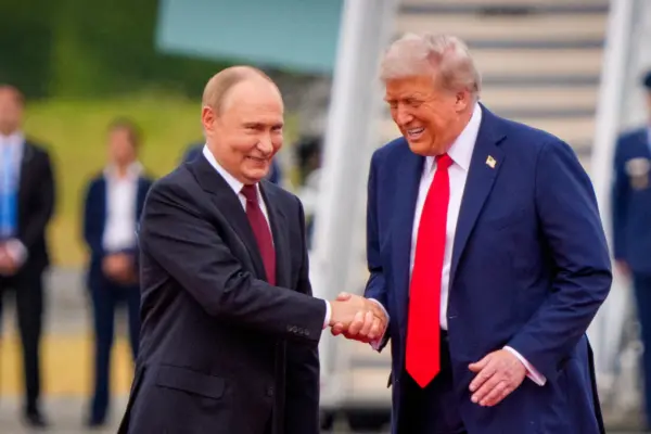 Заява Ушакова: Путін у розмові з Трампом виключив мирні переговори